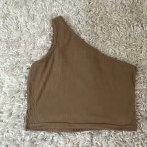 One shoulder cropped tank